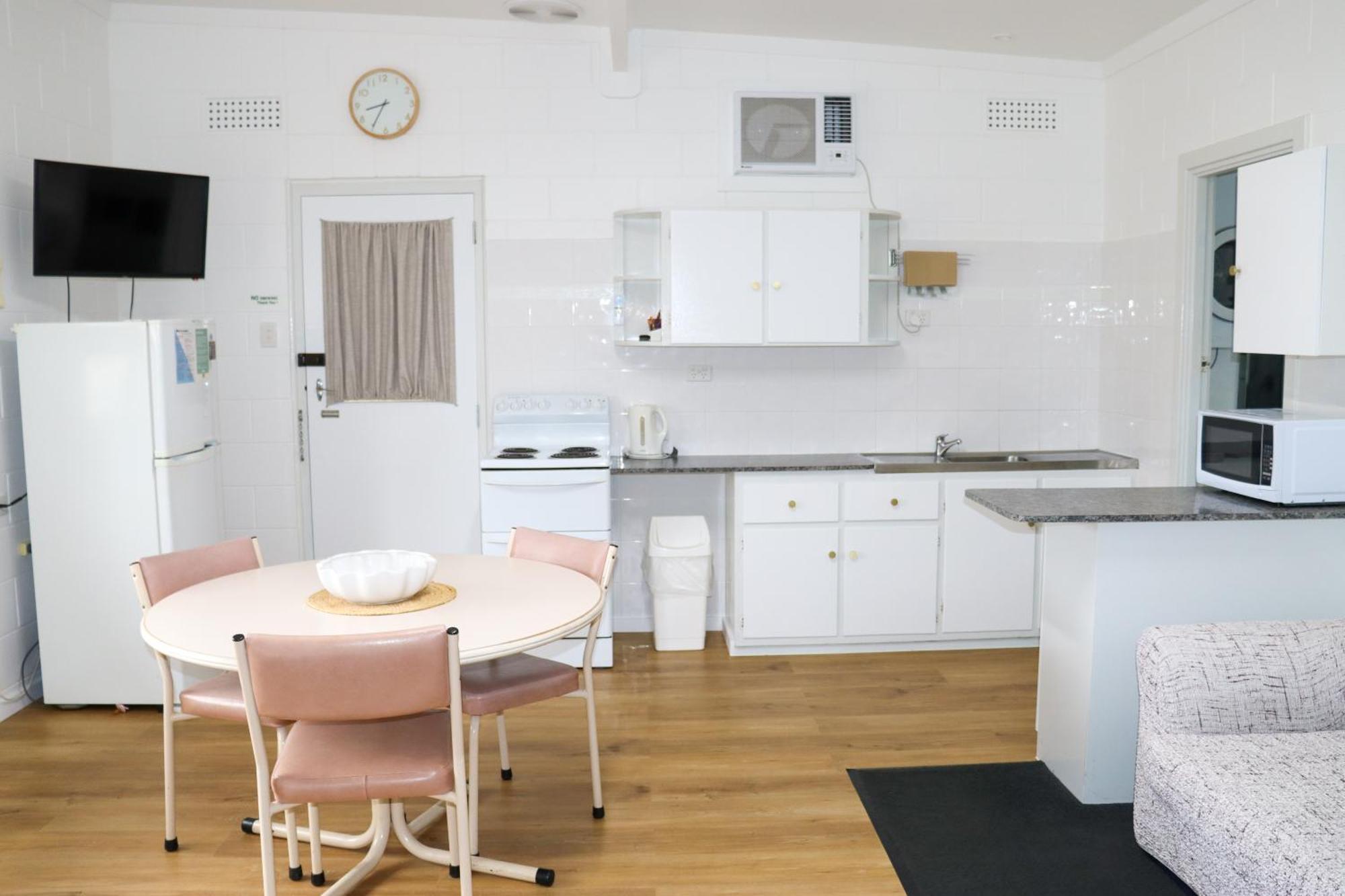 Modra'S Apartments Tumby Bay Exterior photo